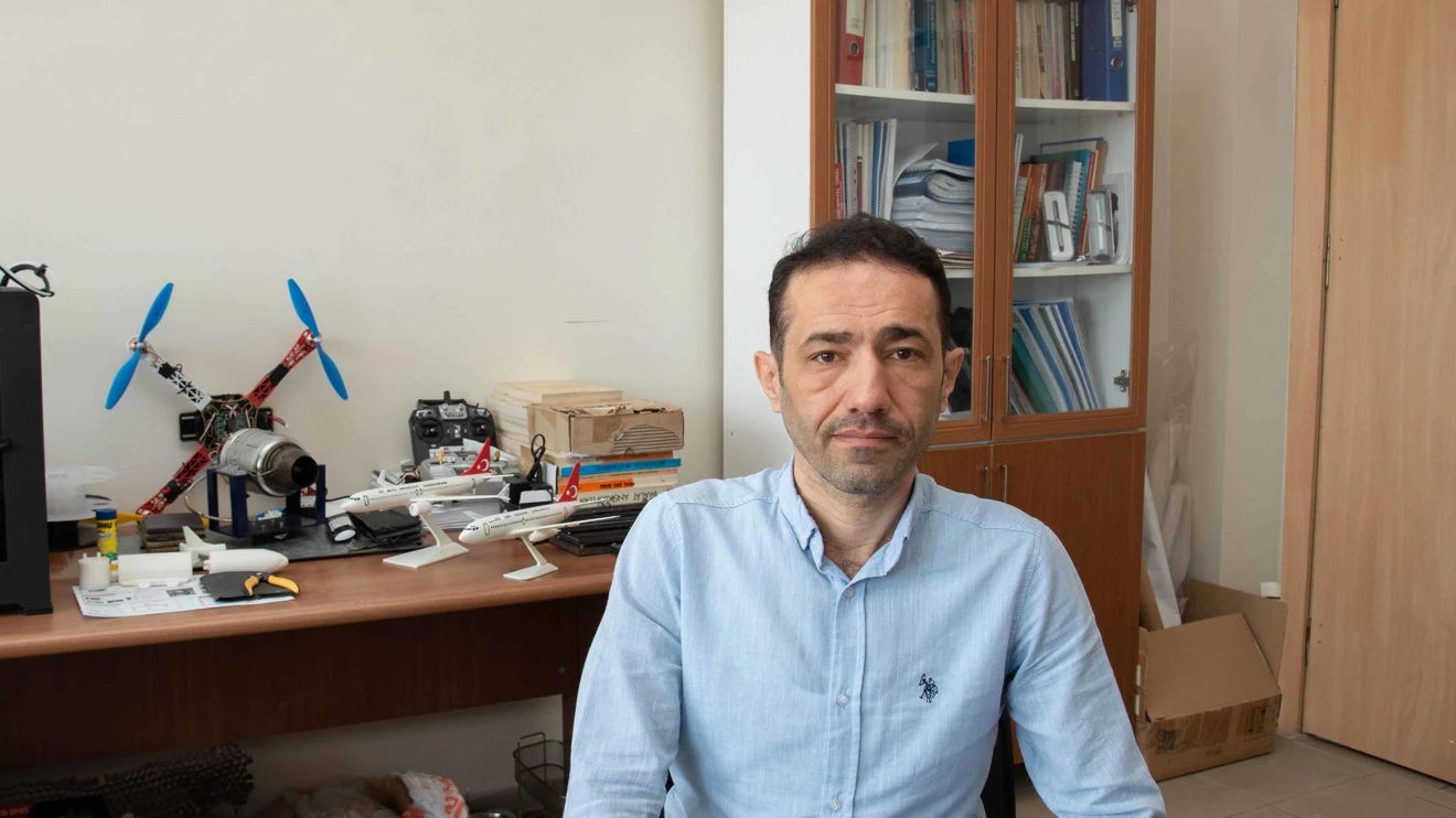 Selçuk Üniversitesinde maket uçak üretimi başladı